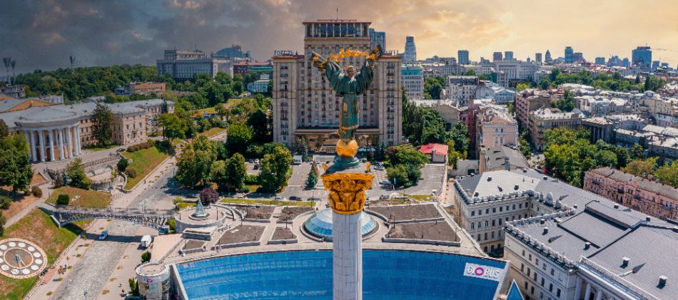 aerial-view-kyiv-ukraine-maidan-nezalezhnosti-independence-monument