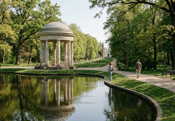 Альтанка та ставок у дендропарку «Олександрія» в Білій Церкві.